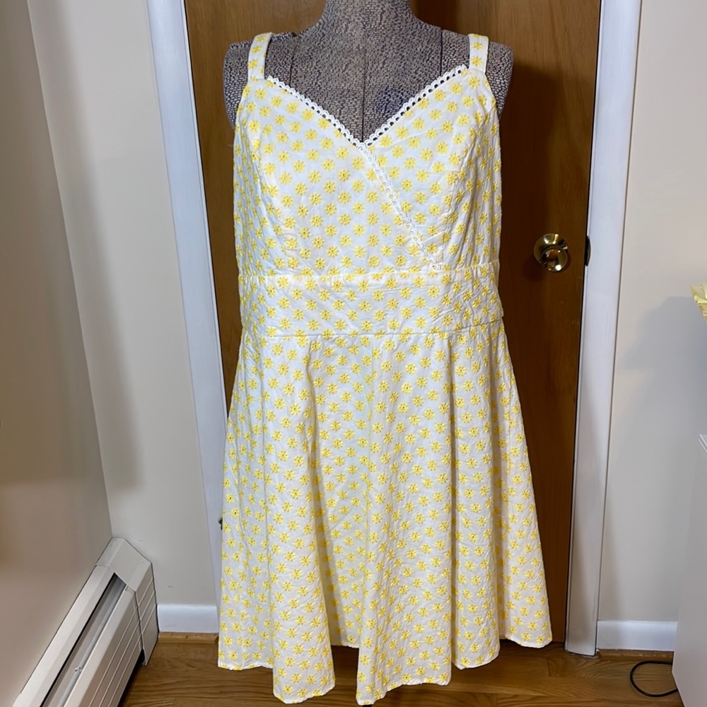 Trixxi NWT Womens 1X Sun Dress Adjustable Strap Scalloped V-Neck